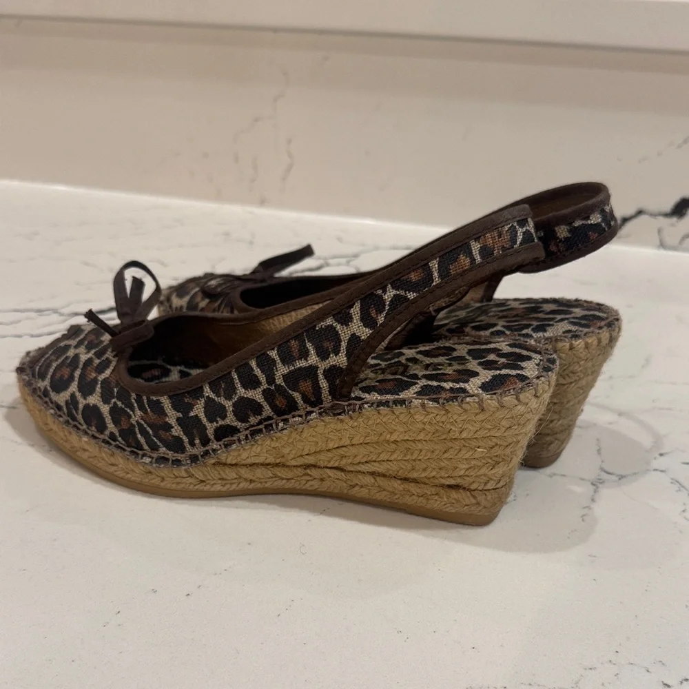 Chic Leopard Print Espadrille Wedges